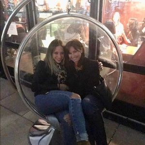 Meet your Posher, Dayna